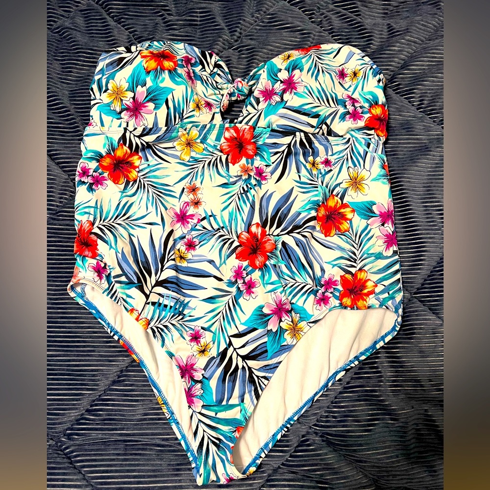 Time & Tru 3XL one piece women’s swimsuit
